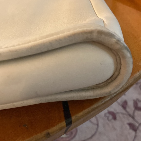 Vintage Coach White Leather Crossbody Adj. Purse - Picture 14 of 15